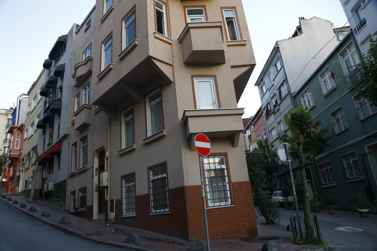 Unique And Central Istanbul Experience Taksim Esterno foto