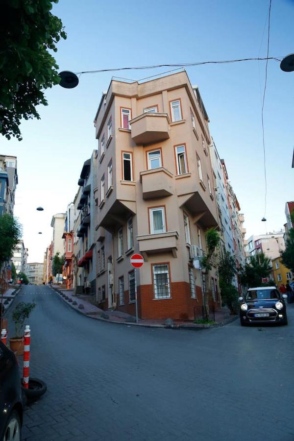 Unique And Central Istanbul Experience Taksim Esterno foto